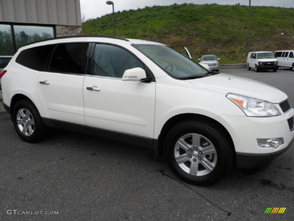 White Chevrolet Traverse