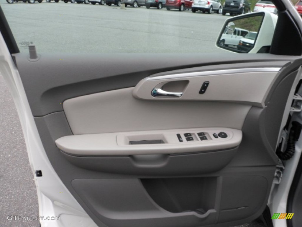 2012 Traverse LT AWD - White / Dark Gray/Light Gray photo #11