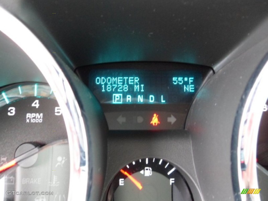 2012 Traverse LT AWD - White / Dark Gray/Light Gray photo #15