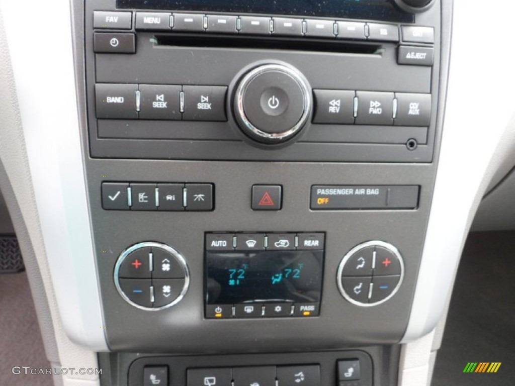 2012 Traverse LT AWD - White / Dark Gray/Light Gray photo #19