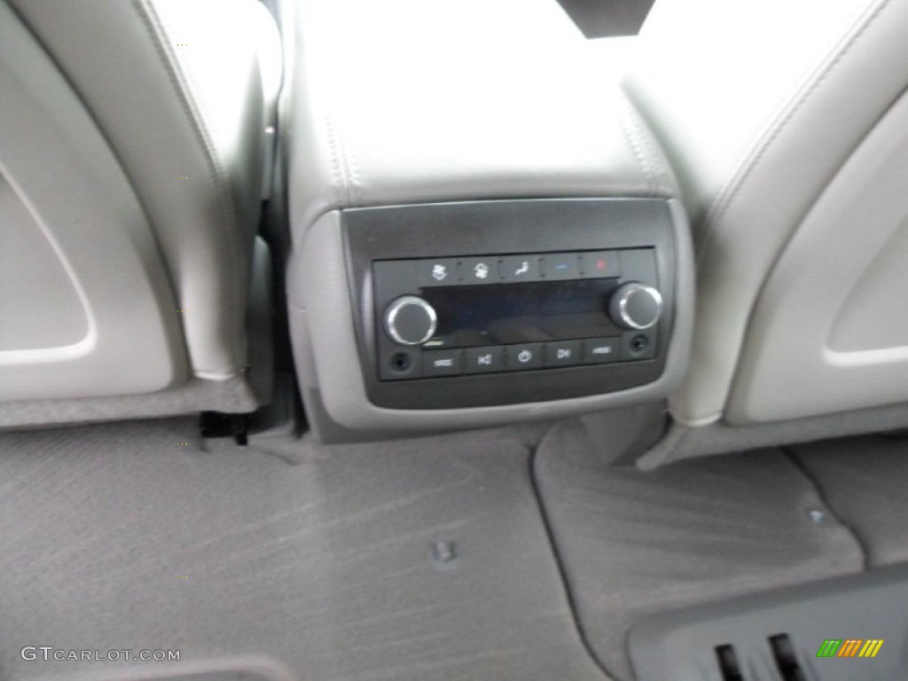 2012 Traverse LT AWD - White / Dark Gray/Light Gray photo #25