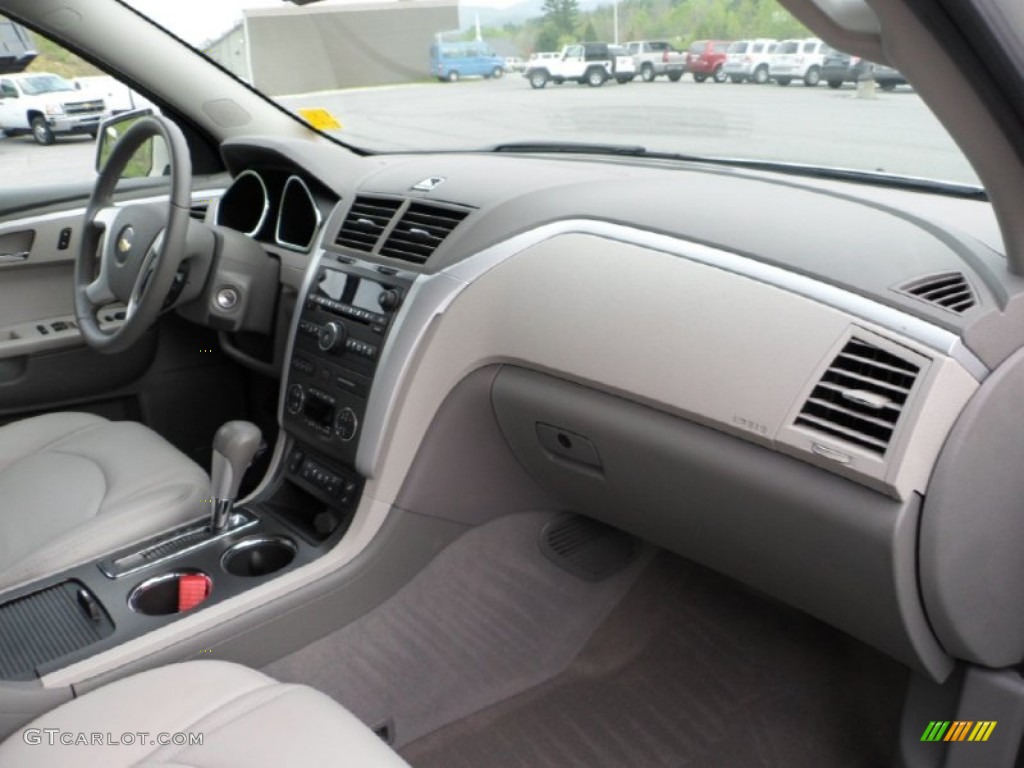 2012 Traverse LT AWD - White / Dark Gray/Light Gray photo #29
