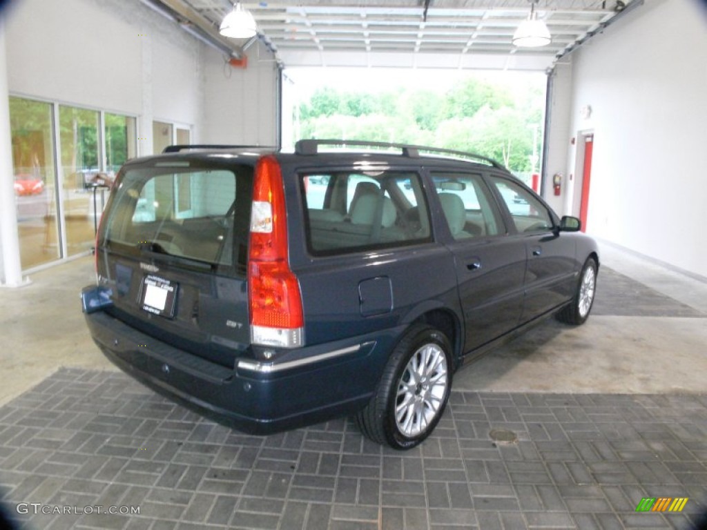 2006 V70 2.5T - Barents Blue Metallic / Taupe/Light Taupe photo #5