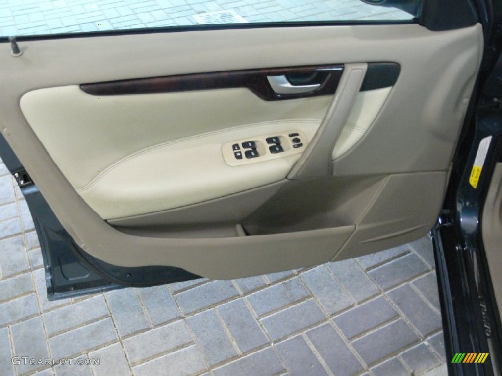 2006 V70 2.5T - Barents Blue Metallic / Taupe/Light Taupe photo #14