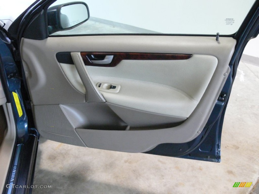 2006 V70 2.5T - Barents Blue Metallic / Taupe/Light Taupe photo #19