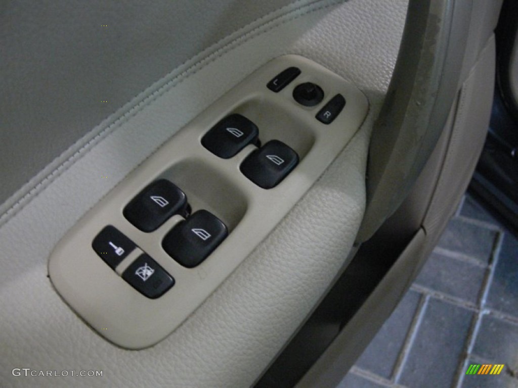 2006 V70 2.5T - Barents Blue Metallic / Taupe/Light Taupe photo #20