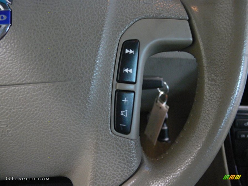2006 V70 2.5T - Barents Blue Metallic / Taupe/Light Taupe photo #24