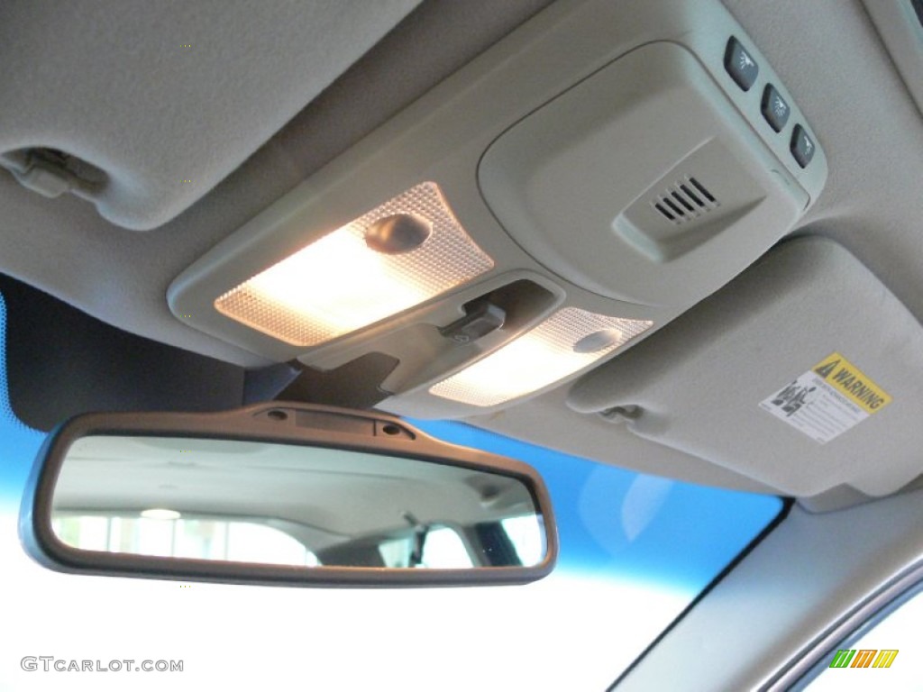 2006 V70 2.5T - Barents Blue Metallic / Taupe/Light Taupe photo #30