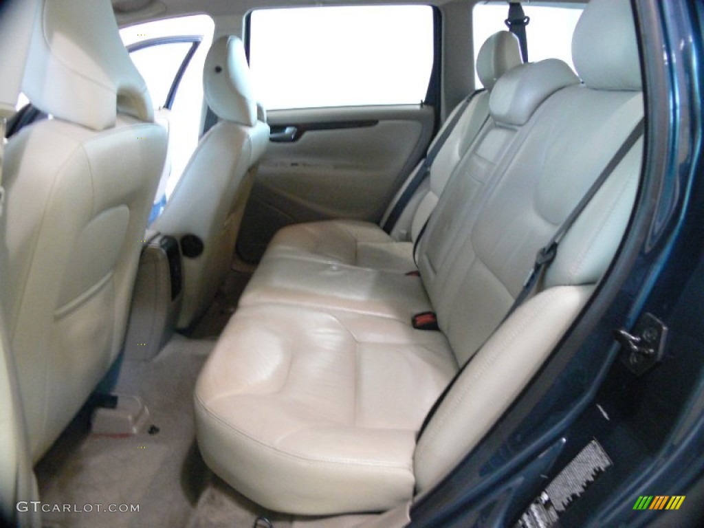 2006 V70 2.5T - Barents Blue Metallic / Taupe/Light Taupe photo #33