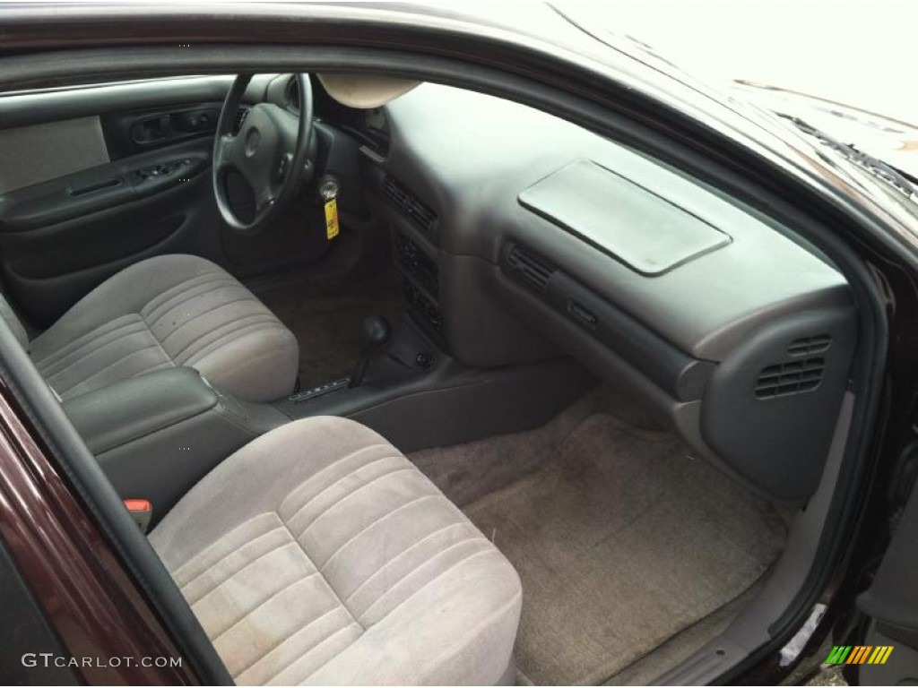 1994 Intrepid Sedan - Black Cherry Pearl / Dark Gray photo #13