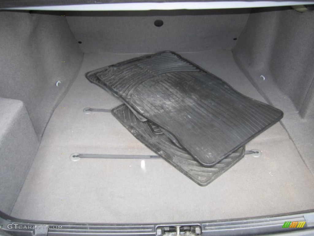2003 BMW 5 Series 530i Sedan Trunk Photo #64164373