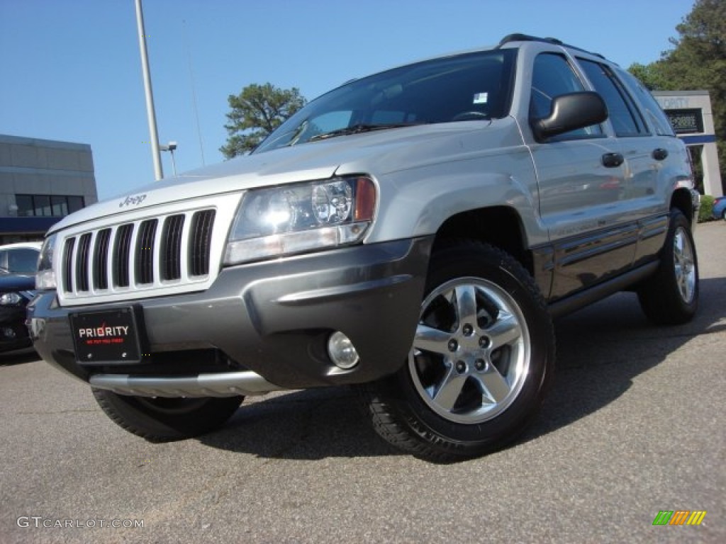 2004 Grand Cherokee Laredo - Bright Silver Metallic / Dark Slate Gray photo #1