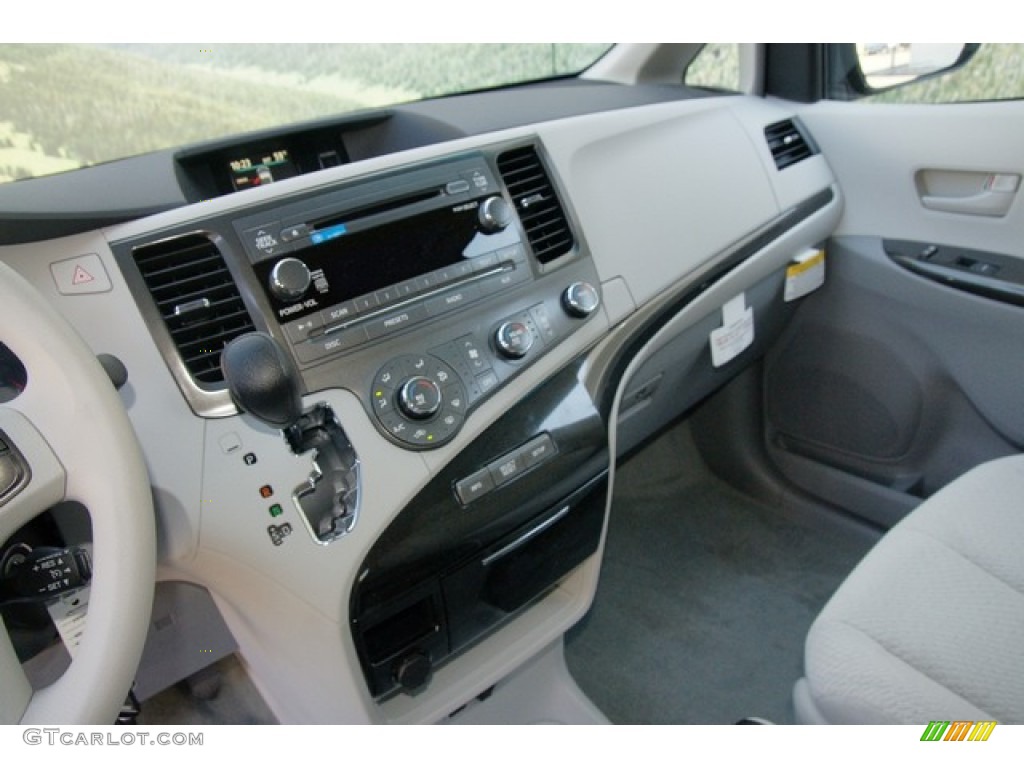 2012 Sienna LE AWD - Predawn Gray Mica / Light Gray photo #5