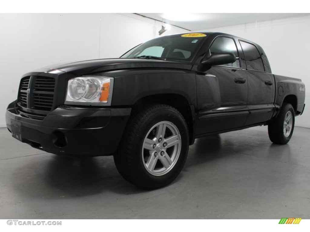 Brilliant Black Crystal Pearl 2007 Dodge Dakota SLT Quad Cab 4x4 Exterior Photo #64179319