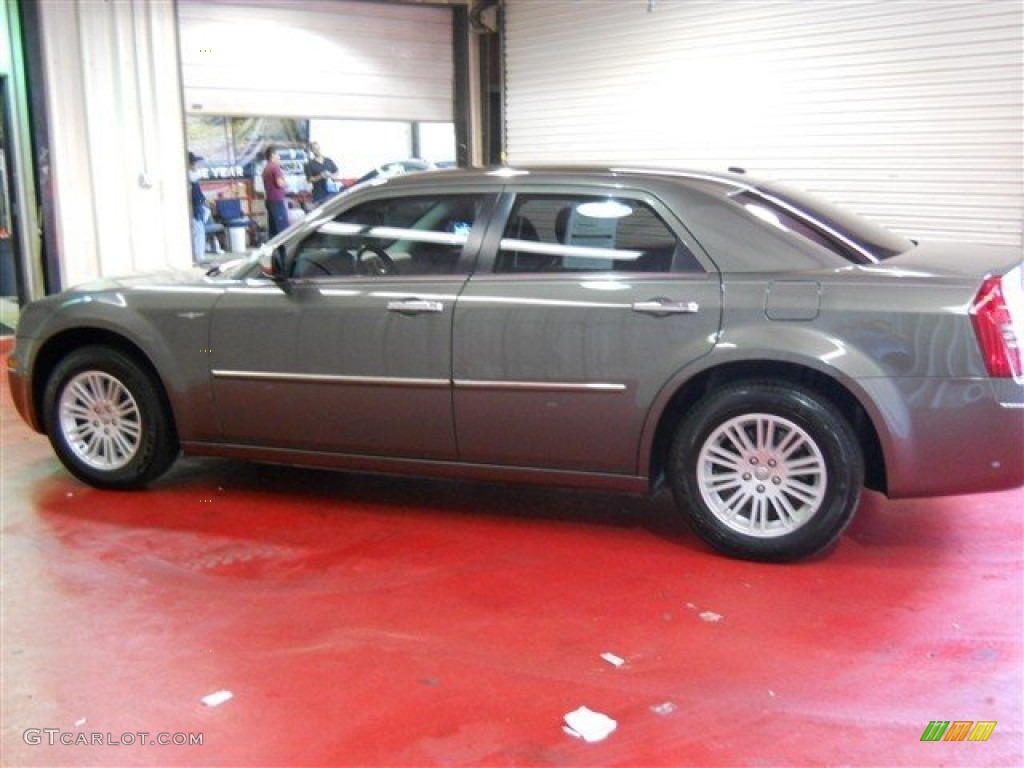 2010 300 Touring - Dark Titanium Metallic / Dark Slate Gray photo #3