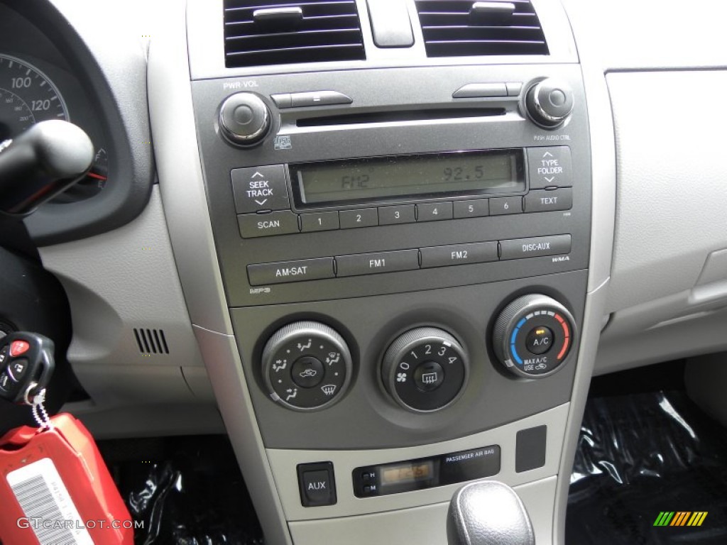 2011 Corolla LE - Classic Silver Metallic / Ash photo #20