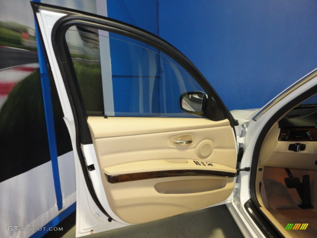2011 3 Series 335i xDrive Sedan - Alpine White / Beige Dakota Leather photo #11