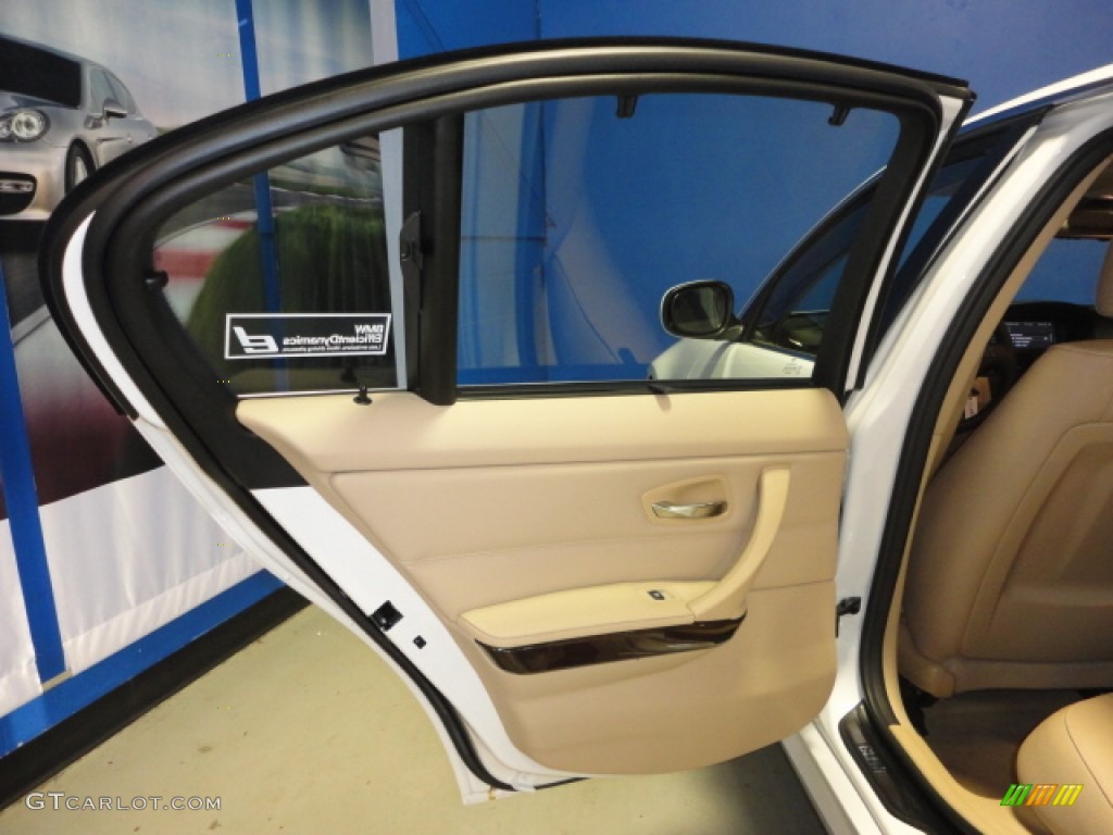 2011 3 Series 335i xDrive Sedan - Alpine White / Beige Dakota Leather photo #20