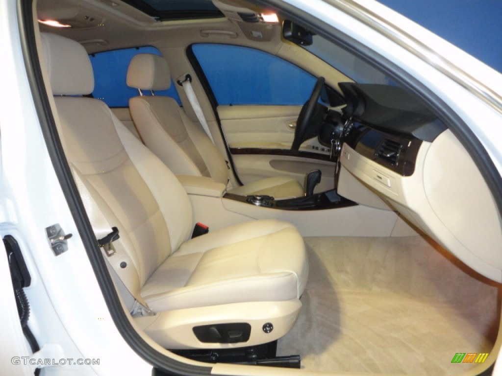 2011 3 Series 335i xDrive Sedan - Alpine White / Beige Dakota Leather photo #25