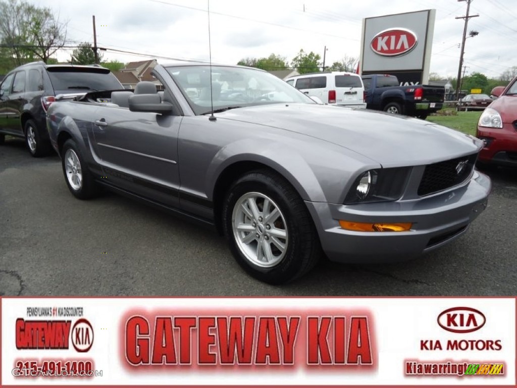 2006 Mustang V6 Deluxe Convertible - Tungsten Grey Metallic / Light Graphite photo #1