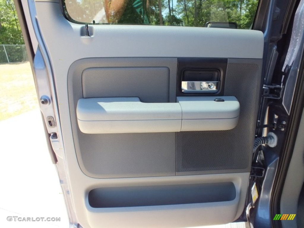 2006 F150 XLT SuperCrew - Medium Wedgewood Blue Metallic / Medium Flint photo #17