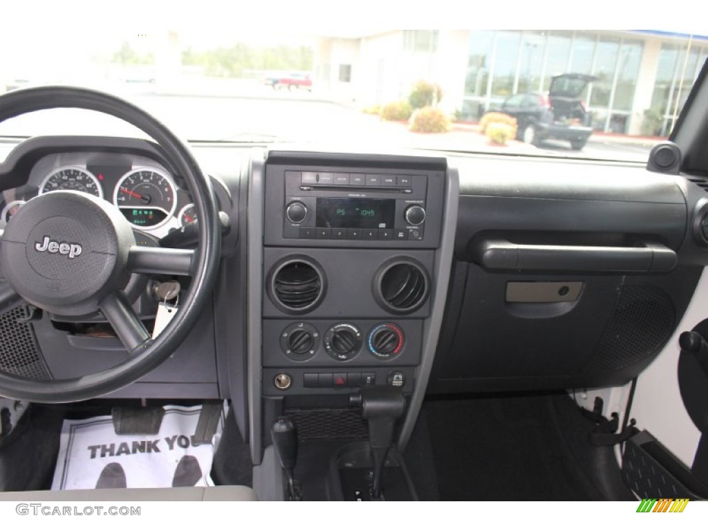 2010 Wrangler Sport 4x4 - Stone White / Dark Slate Gray/Medium Slate Gray photo #13
