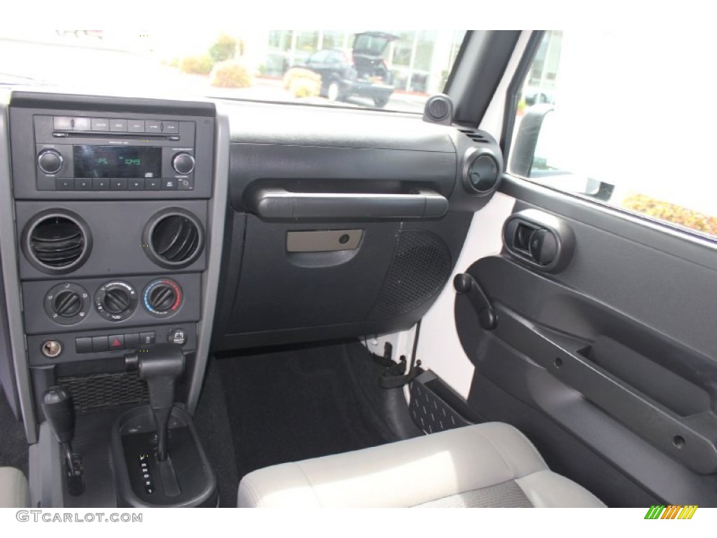 2010 Wrangler Sport 4x4 - Stone White / Dark Slate Gray/Medium Slate Gray photo #14