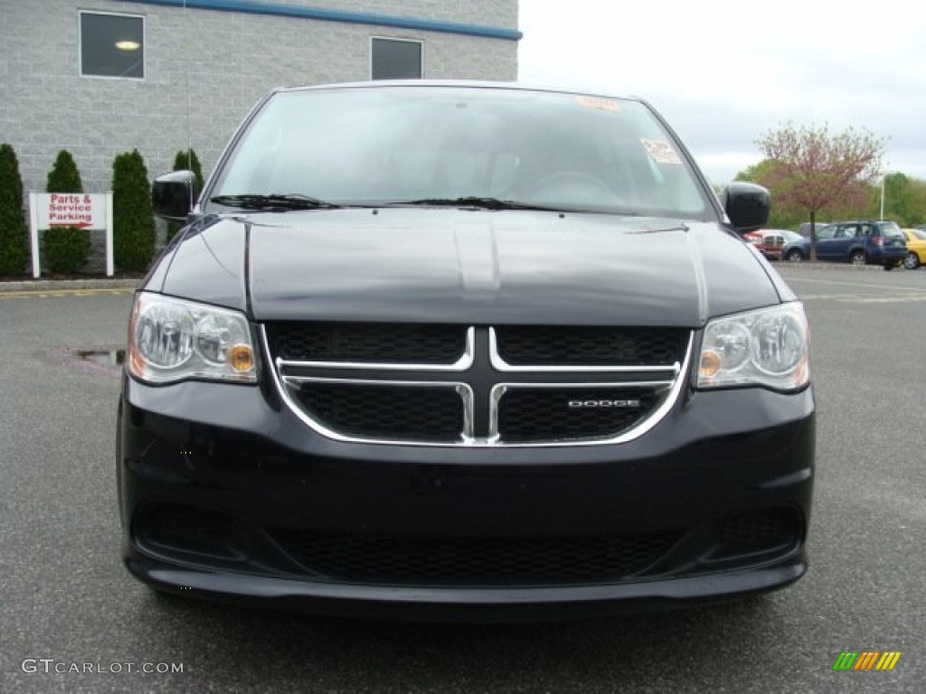 2011 Grand Caravan Mainstreet - Blackberry Pearl / Black/Light Graystone photo #2