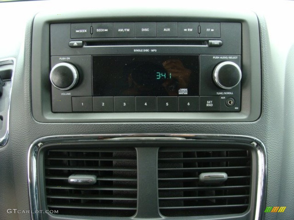 2011 Grand Caravan Mainstreet - Blackberry Pearl / Black/Light Graystone photo #13