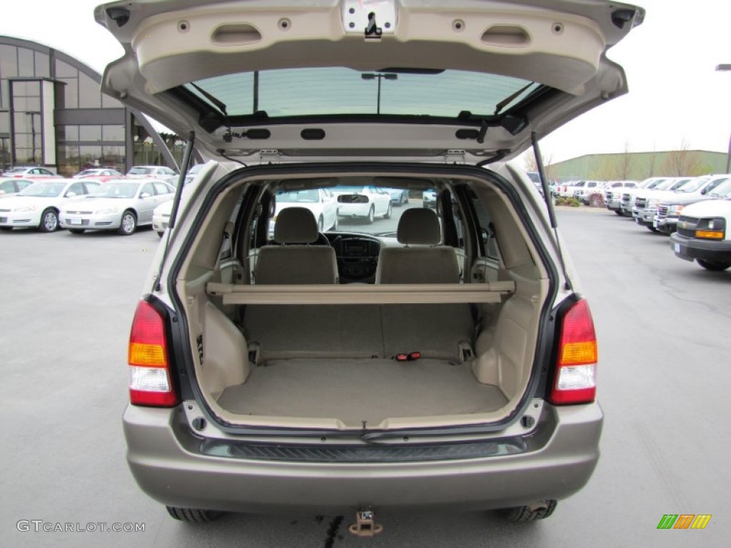 2002 Tribute LX V6 - Parchment Gold Metallic / Beige photo #29