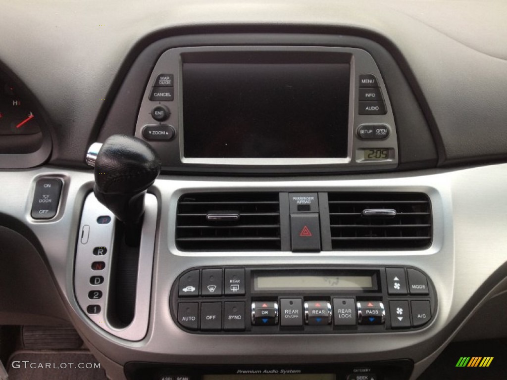 2009 Honda Odyssey Touring Controls Photo #64206911