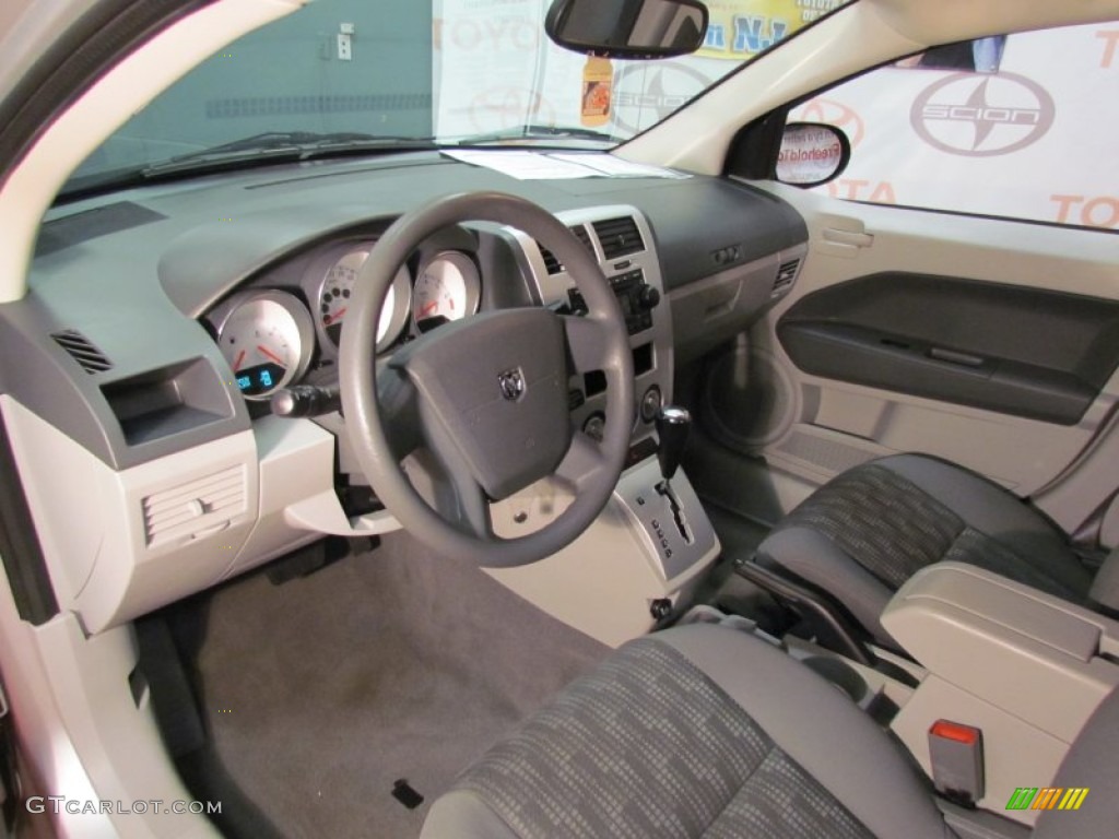 2007 Caliber SXT - Bright Silver Metallic / Pastel Slate Gray photo #16