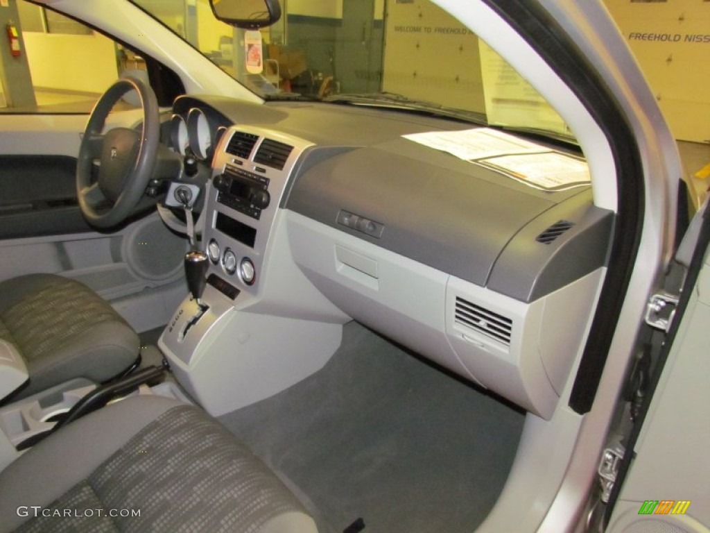2007 Caliber SXT - Bright Silver Metallic / Pastel Slate Gray photo #27