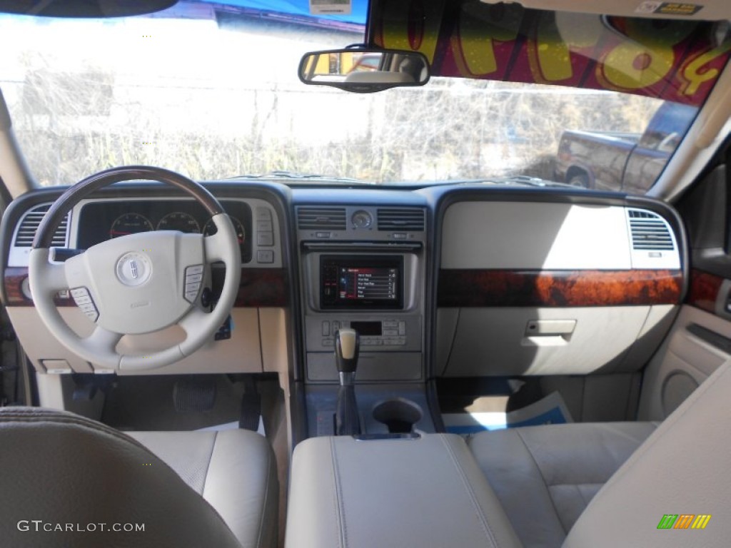 2003 Navigator Luxury - Mineral Grey Metallic / Black photo #17