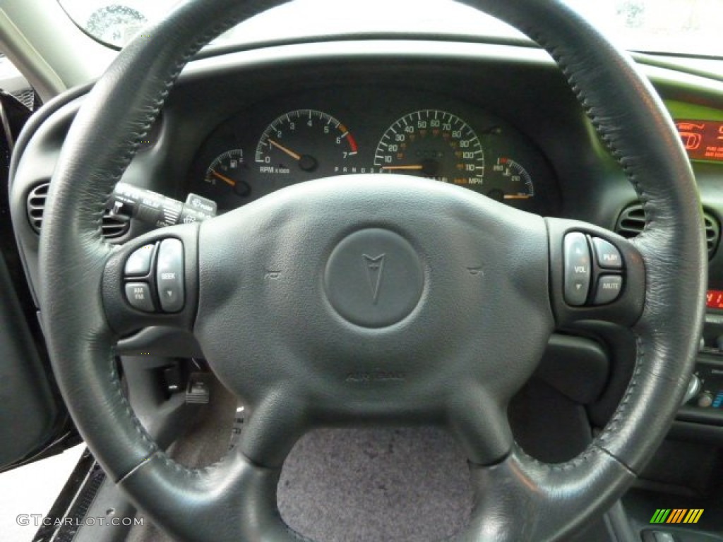 2002 Grand Prix GTP Sedan - Black / Graphite photo #17