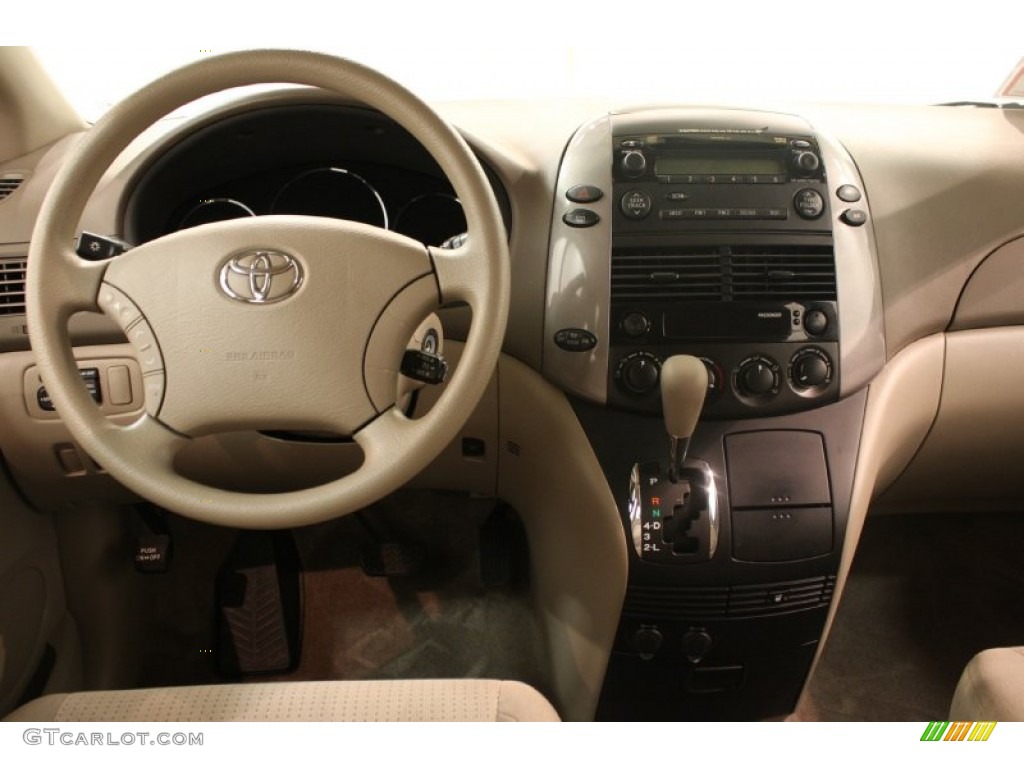 2010 Toyota Sienna LE Dashboard Photos