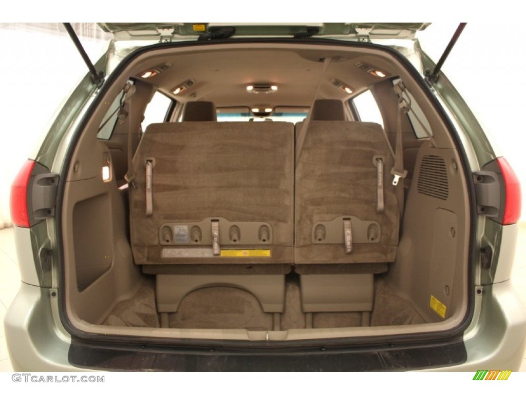 2010 Toyota Sienna LE Trunk Photos