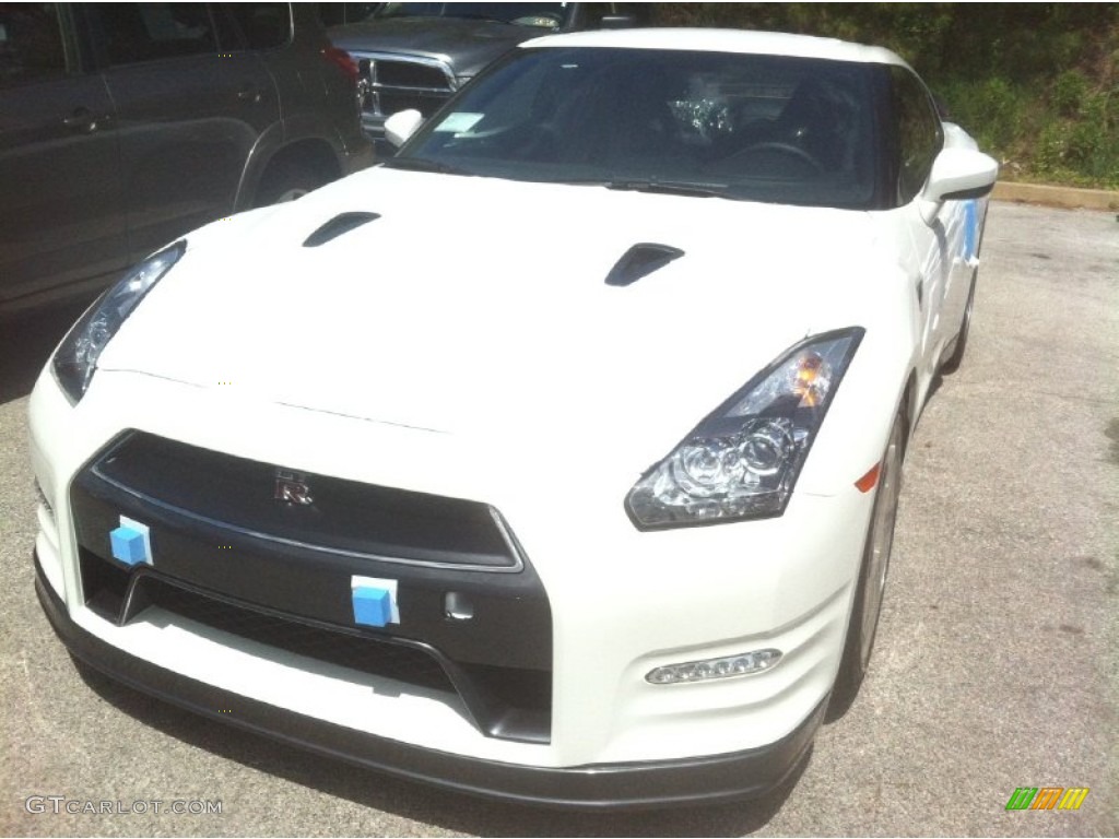 Pearl White 2013 Nissan GT-R Black Edition Exterior Photo #64232032