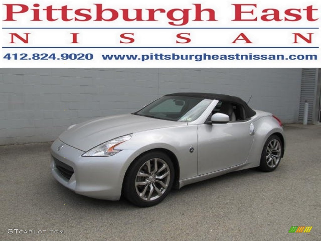 Brilliant Silver Nissan 370Z