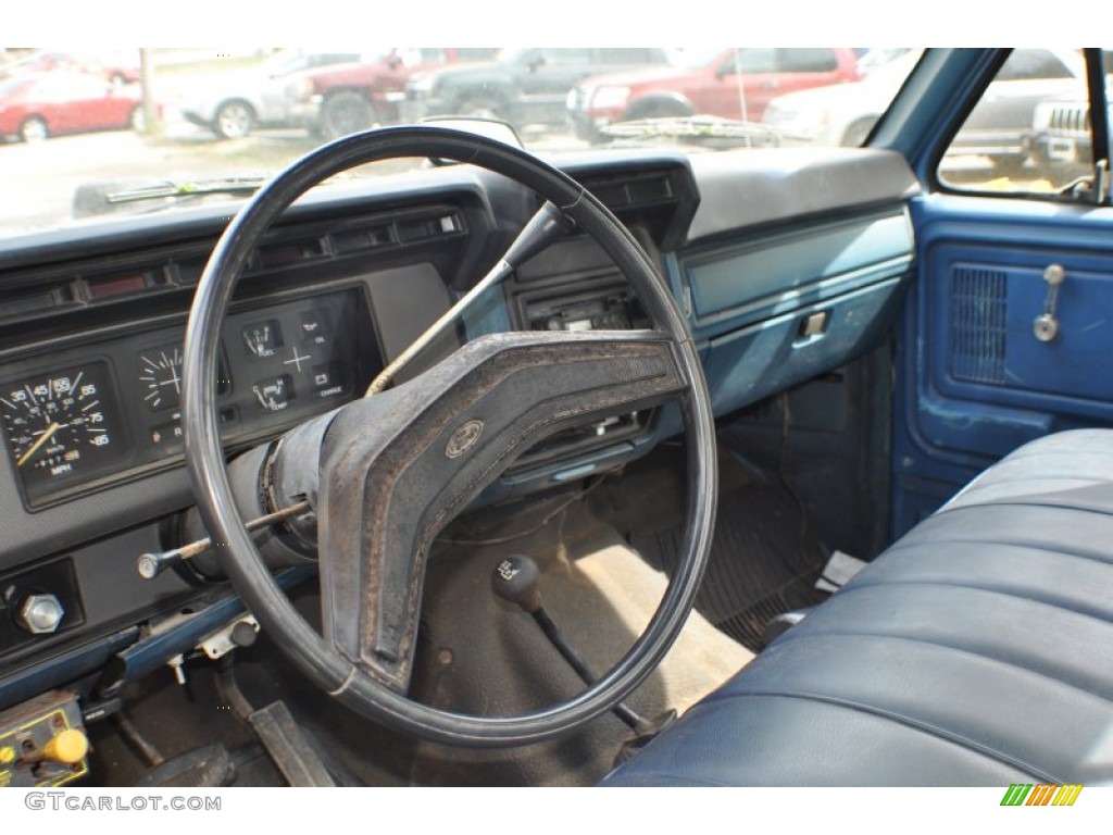 1982 F250 XLT 4x4 - Dark Blue Metallic / Blue photo #13