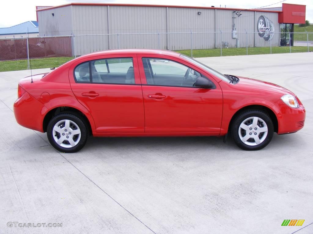 2007 Cobalt LS Sedan - Victory Red / Gray photo #5