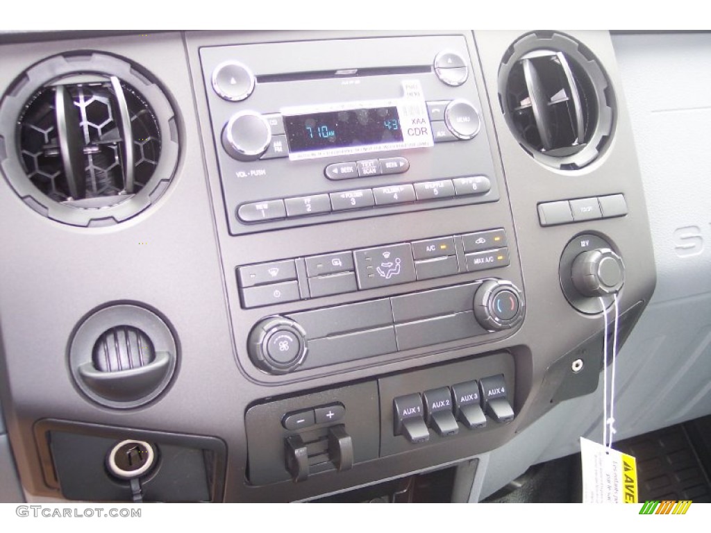 2012 Ford F550 Super Duty XL Crew Cab Chassis Controls Photos