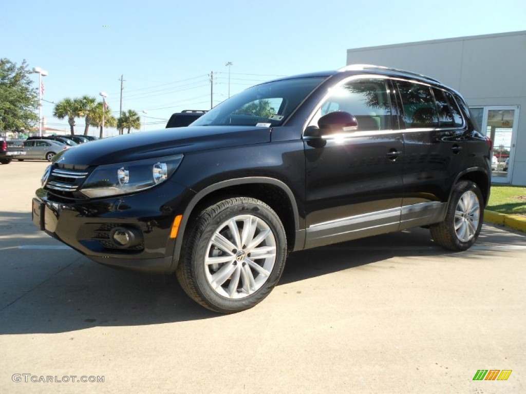 2012 Tiguan SE - Deep Black Metallic / Beige photo #3