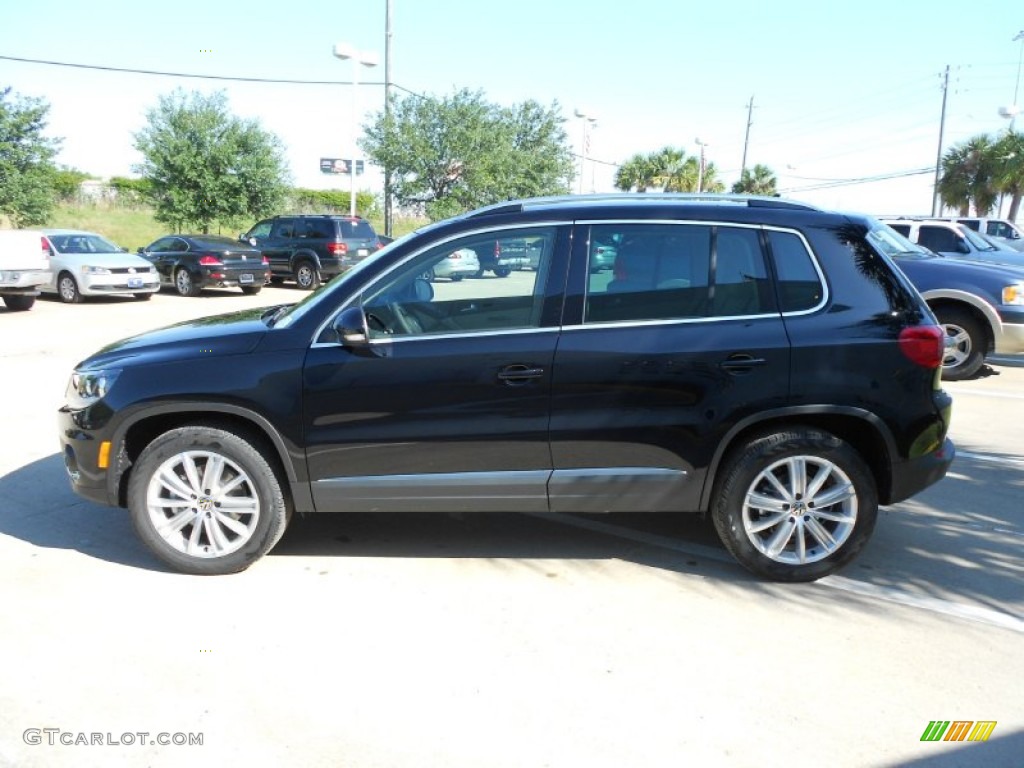 2012 Tiguan SE - Deep Black Metallic / Beige photo #4