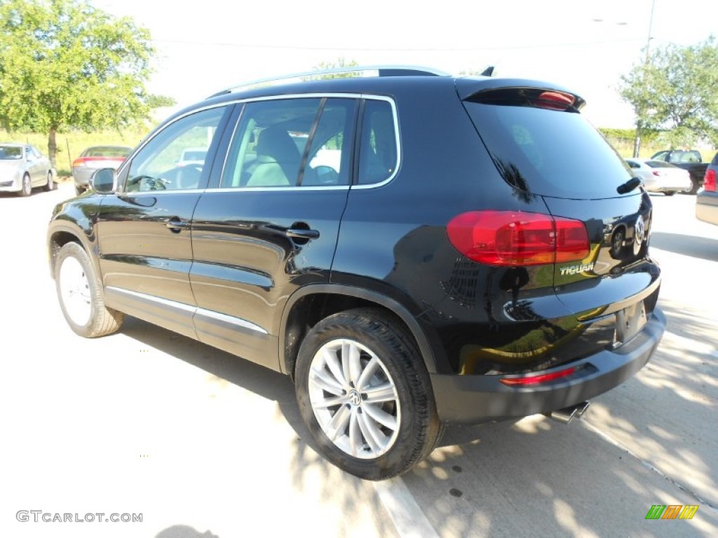 2012 Tiguan SE - Deep Black Metallic / Beige photo #5