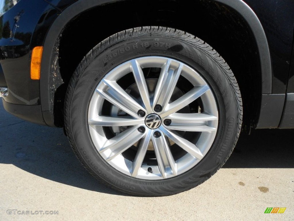 2012 Tiguan SE - Deep Black Metallic / Beige photo #9