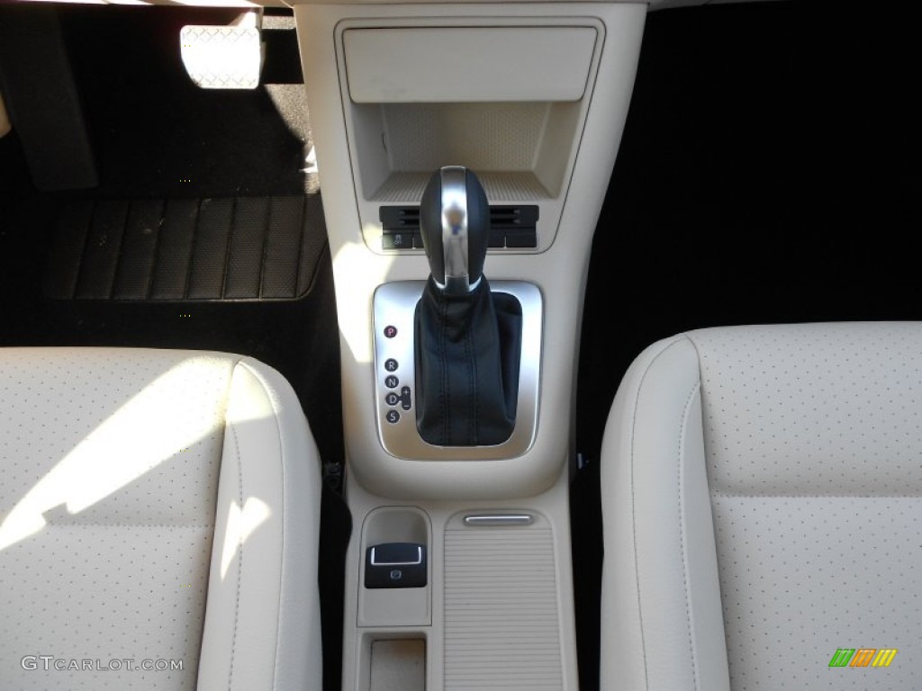 2012 Tiguan SE - Deep Black Metallic / Beige photo #18