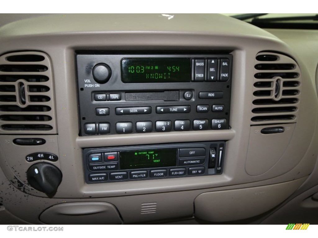 2002 Ford F150 King Ranch SuperCrew 4x4 Audio System Photos