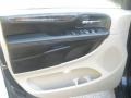 Dark Charcoal Pearl - Grand Caravan Mainstreet Photo No. 16