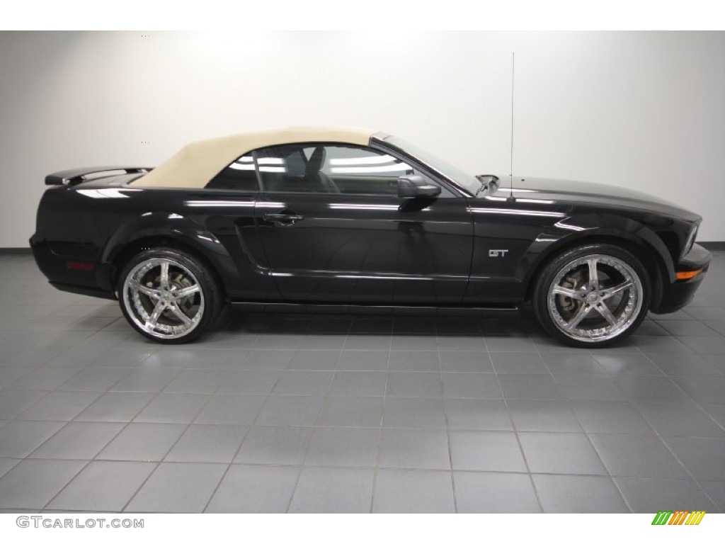 2005 Mustang GT Premium Convertible - Black / Medium Parchment photo #8